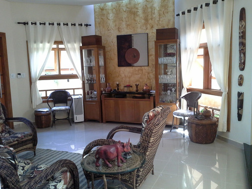 Imagem 5 de 14 de V253 Casa C/ 2 Dorms E 1 Suite.