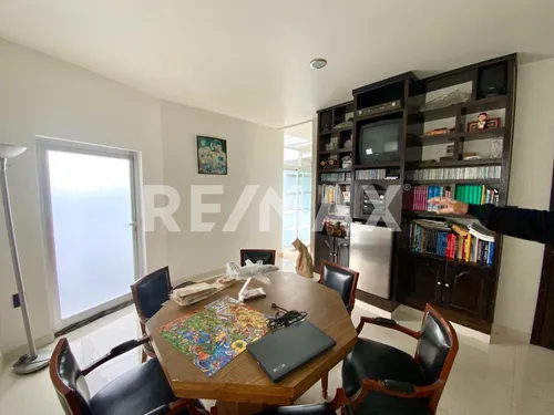 Casa De Lujo En Condado De Sayavedra Con Vistas, Jardín Y Amplios Espacios