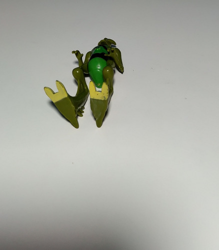 Muñeco Crashhopper Articulado (ben 10 Alien Omniverse) (Usado)
