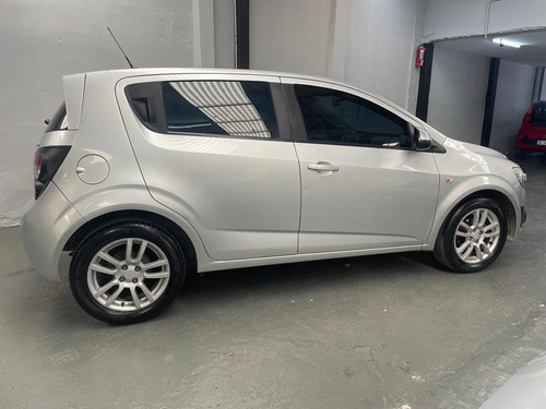 Imagen 2 de 10 de Chevrolet Sonic 2013 1.6 Lt