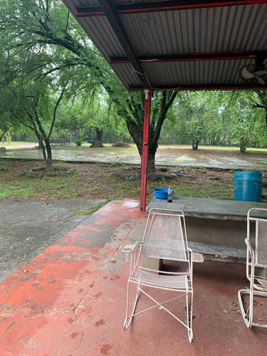 Quinta En Venta En Los Cavazos En Santiago