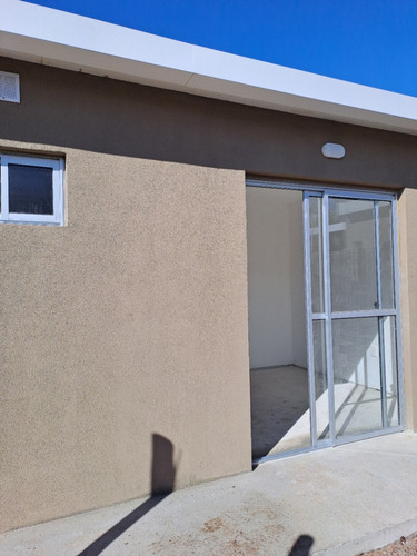 Casita Independiente En 1 Padrón De Varias Casas, En El Pinar Sur, Entrada A Gje, 1 Dorm, Living Con Cocina, Bño Jardín Y Fondo