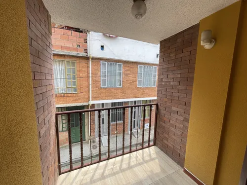 Casa En Venta En El Tesoro. Cod V1119