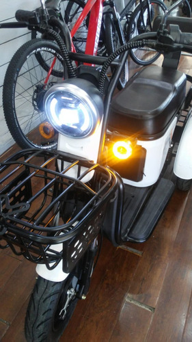 Imagen 6 de 25 de Triciclo Electrico Sunra 2 Personas + 1 Pequeño/a