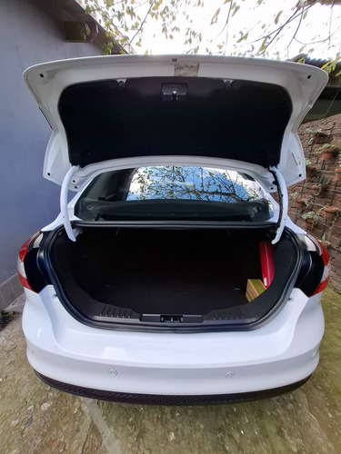 Ford Focus III 2.0 Sedan Se Plus Mt