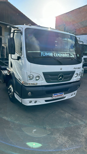 Mb Accelo 815 2021 No Cesto Aéreo Ou Chassi