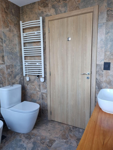 Casa En Venta - 3 Dormitorios 3 Baños - 2.100mts2 - San Martín De Los Andes
