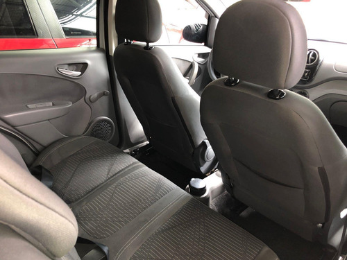 Imagem 8 de 10 de Fiat Palio Attractive 1.4 8v (flex) Flex Manual