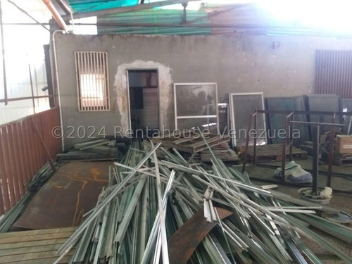 Ag. Vende Excelente Galpón, Ubicado El Palo Verde.