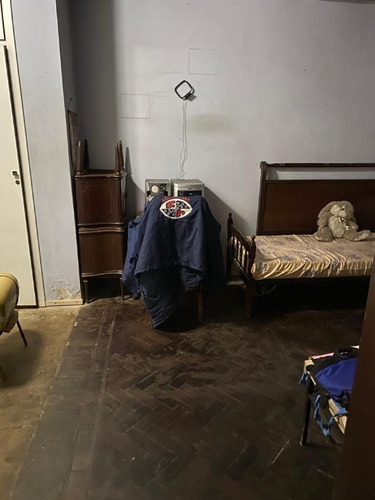 Imagen 9 de 11 de Permuta - Chalet De 7 Ambientes A Reclicar En Venta - Castelar Norte