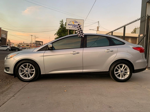 Ford Focus Se At 2015