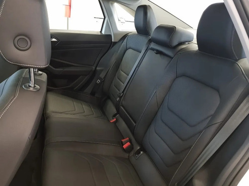 Imagen 17 de 17 de Volkswagen Vento Highline 250 Tsi At 0 Km 2022