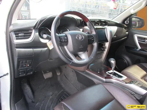 Toyota Fortuner Srv 4x2 2700cc At Aa