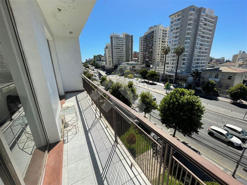 Departamento En Venta De 3 Dorm. En Viña Del Mar