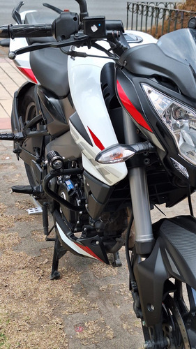 Ns200 Ug, 2024 Llantas Pirelli Rosso Iii Auxiliares Raptor