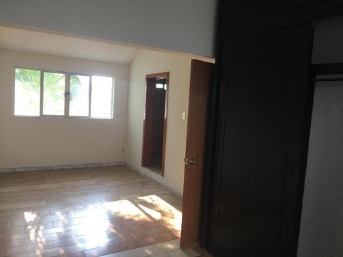 Imagen 18 de 20 de Casa En Renta En León, Moderno León, Gto.oficinas O Consultorios Puede Ser Con Jardin De 160m2