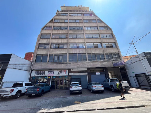 Gran Bodega Comercial En 2do Piso - Patronato