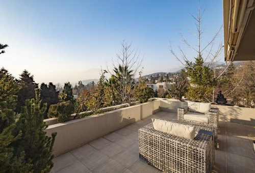 Casa En Venta De 5 Dorm. En Las Condes