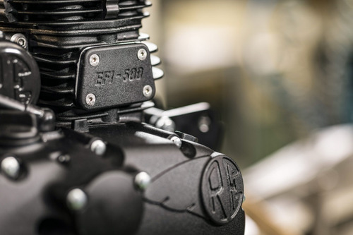Royal Enfield Classic 500 Black Tribute Disponible