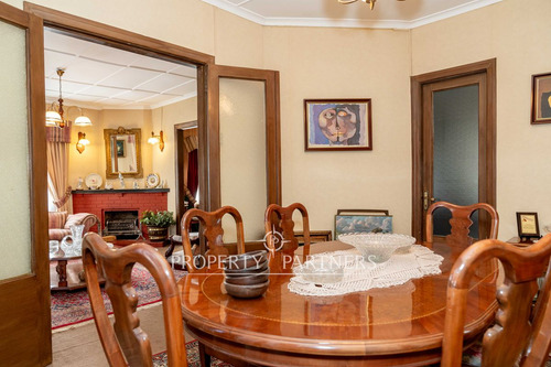 Espectacular Casa En Barrio Croata