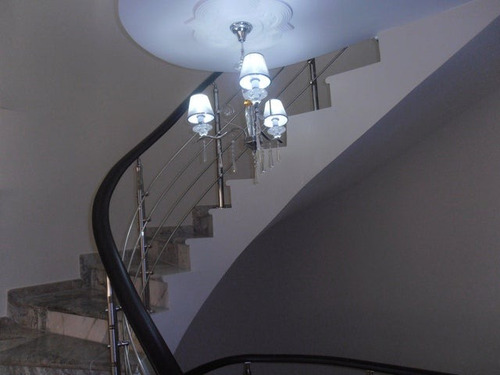 Casa De Lujo En Venta Urb San Jacinto Maracay Con Piscina Gimnasio Zona Exclusiva Negociable Kg:23-3908