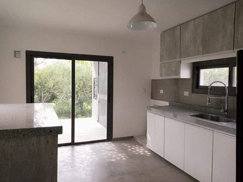 Casa En Venta De 3 Dormitorios En Las Cañitas Barrio Privado