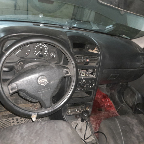 Chevrolet Astra 1.8 4p Confort Mt