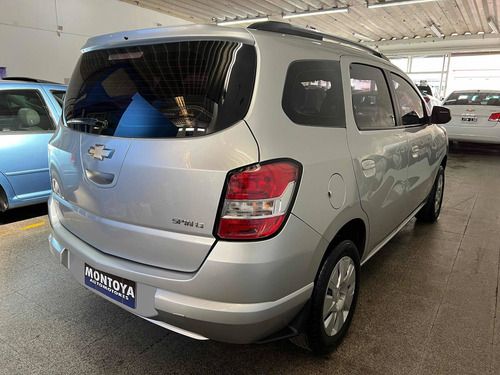 Imagen 13 de 16 de Chevrolet Spin 2016 1.8 Lt 5as 105cv