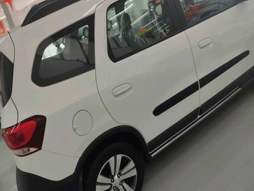 Imagem 7 de 9 de Chevrolet Spin 1.8 Activ7 8v Flex 4p Automático