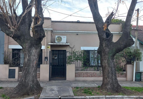 Linda Casa A La Venta En Temperley Calle Perito Moreno 195