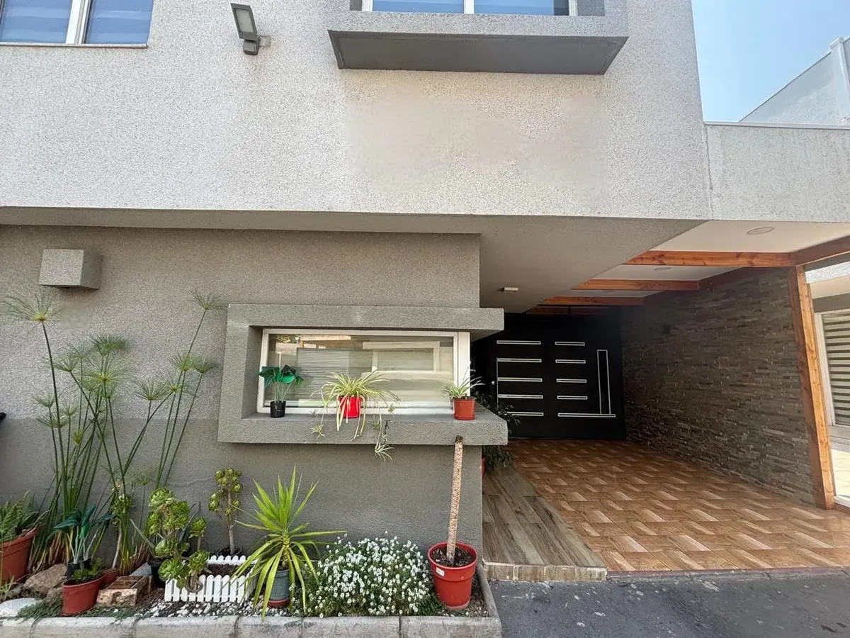Imagen 3 de 19 de Moderna Casa En Venta 3d 2b Patio/estacionamiento La Florida