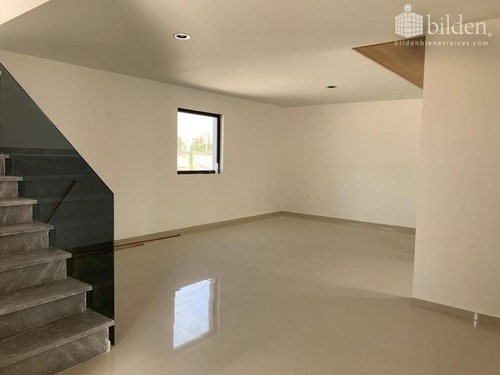Casa Sola En Venta Fracc. Los Nogales Residencial En Durango