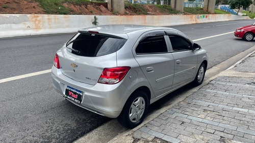 Imagem 6 de 10 de Chevrolet Onix 1.0 Joy 2017/2017