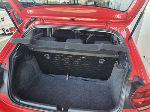 Imagen 10 de 11 de Volkswagen Gol Trend 2021 1.6 Highline Polo