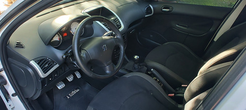 Peugeot 207 1.6 Feline 106cv