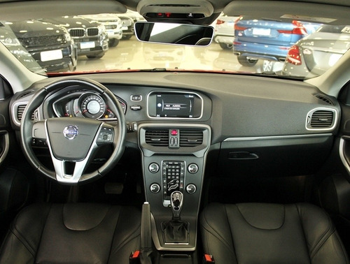 Imagem 3 de 4 de Volvo V40 T4 Comfort 4p Gasolina Aut