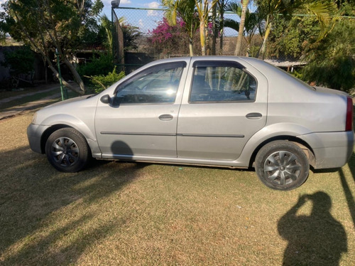 Imagem 4 de 8 de Renault Logan