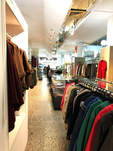 Imagen 10 de 10 de Venta Local Centro Sobre 18 De Julio Gran Vidriera