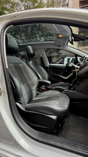 Peugeot 208 1.6 Feline Tiptronic