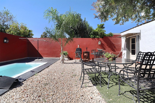 Espectacular Casa Con Quincho Y Pileta En Moreno