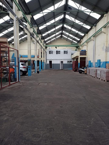 Imagen 8 de 30 de Gran Deposito Con Oficinas , 1100 M2 Proximo Al Puerto Con Renta De U$s 3500 !!