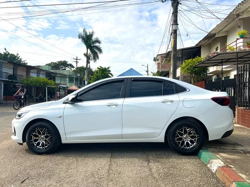 Chevrolet Onix 1.0T Premier Sedan At