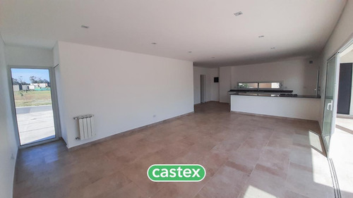 Imagen 12 de 30 de Casa En Venta En Santa Lucía, Pilar Del Este