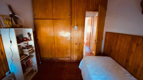 Casa En Venta - 2 Dormitorios 1 Baño - Cochera - 216mts2 - Las Flores