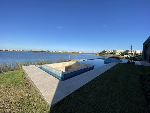 Casa A Estrenar Puertos Del Lago Barrio Marinas Escobar