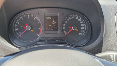 Imagen 7 de 12 de Volkswagen Polo 2016 1.6 Comfortline Tiptronic