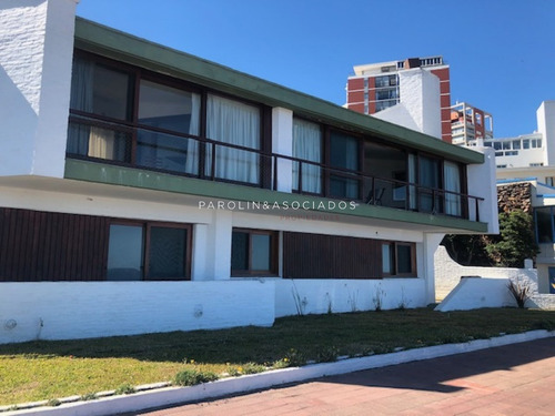 Casa En Venta Frente Al Mar- Ref: 3079