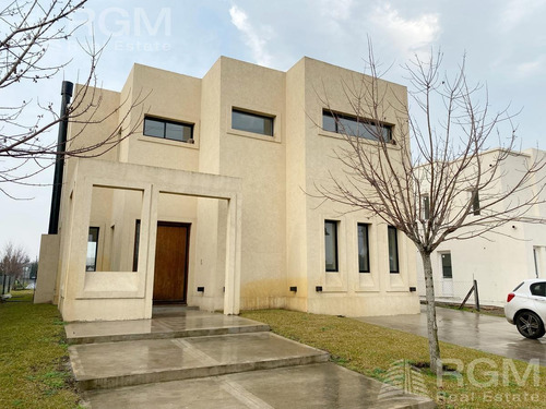 Imagen 2 de 22 de Casa - Las Tipas