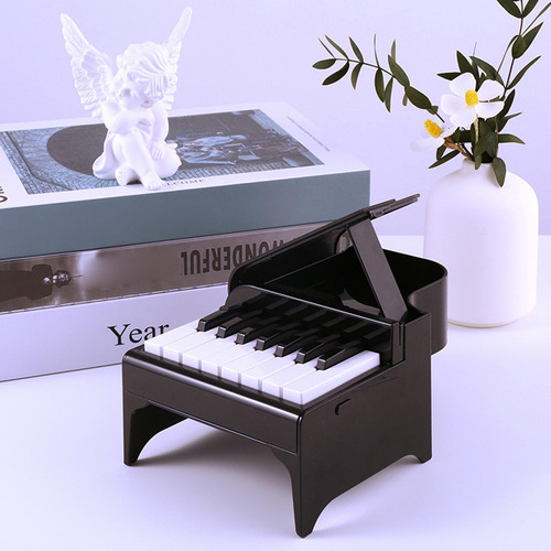 Tarjeta De Calendario De Escritorio De Piano Negro