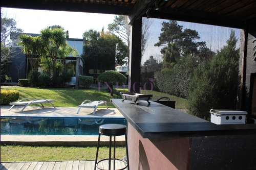 Casa Con Piscina Y Parrillero- Ref: 598